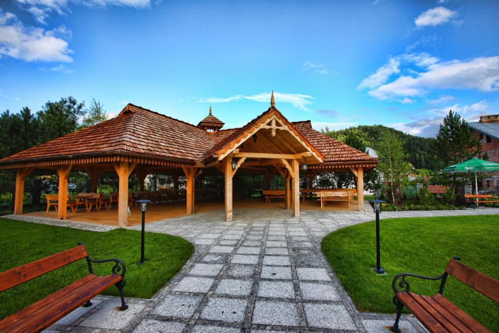 Hotel Мушина Екстер'єр фото