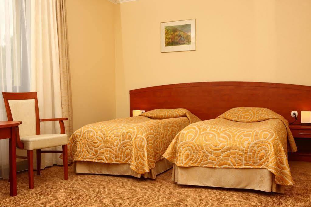 Hotel Мушина Екстер'єр фото